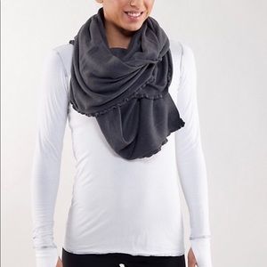 Lululemon allegro scarf